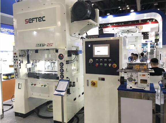 高速夹式送料机