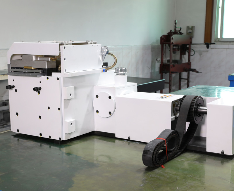 夹式送料机与冲床是怎么能做到同步？